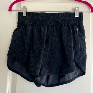 Lululemon tracker short